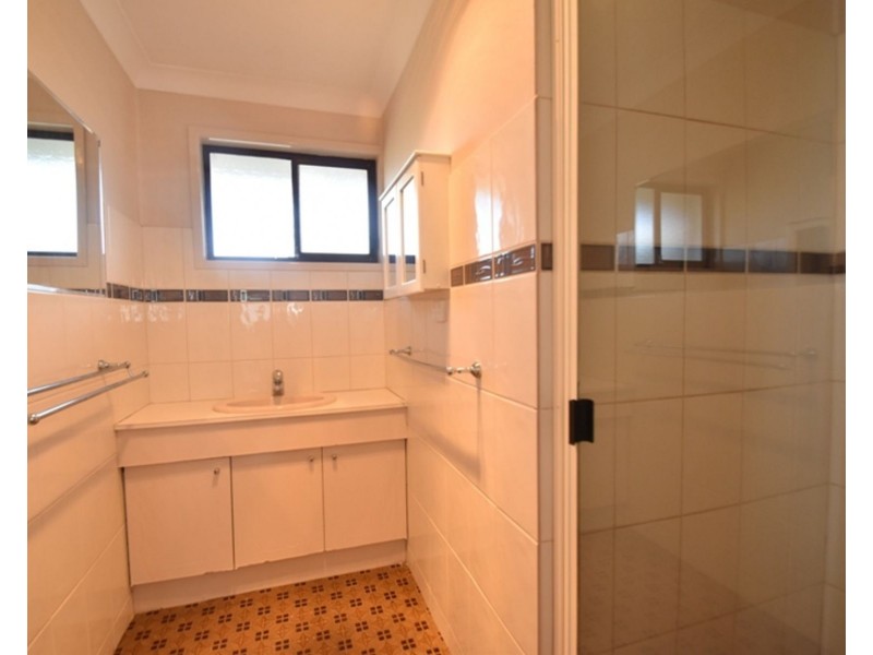 1/70 Hursley Road, Newtown QLD 4350