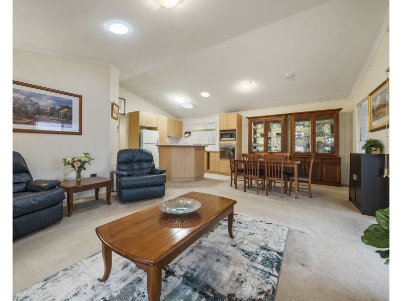 52/303 Spring Street, Kearneys Spring QLD 4350