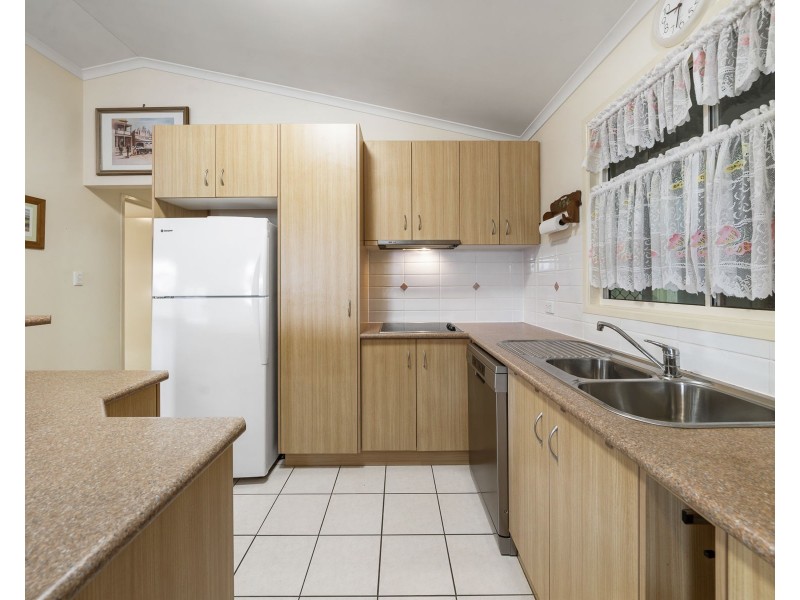 52/303 Spring Street, Kearneys Spring QLD 4350