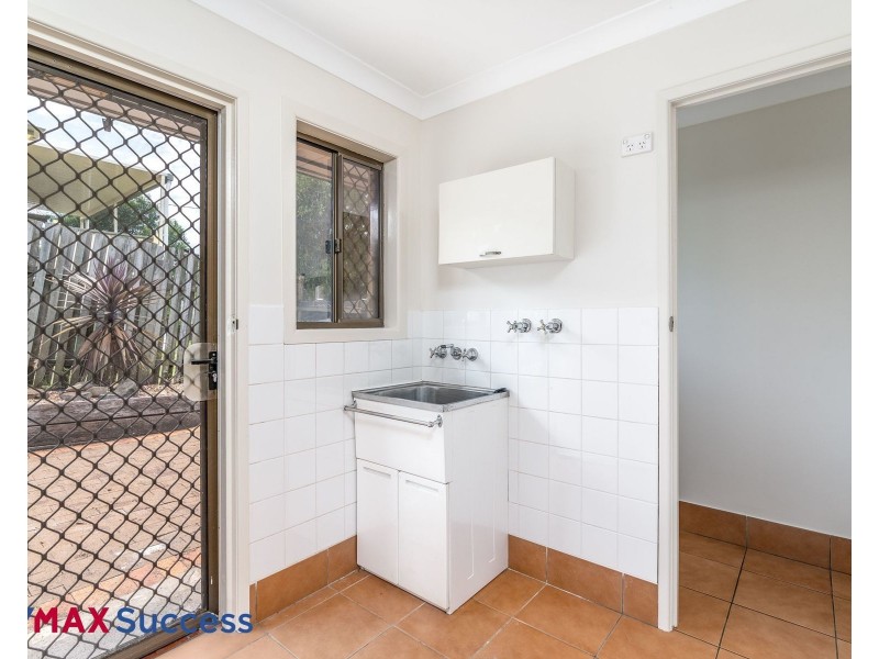 1/7 Stradbroke Street, Rockville QLD 4350