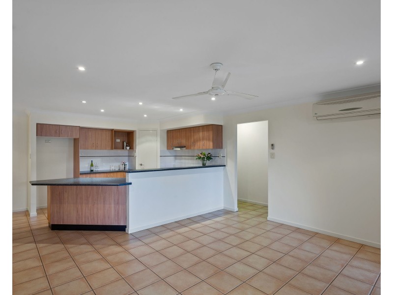 11 Scullin Street, Middle Ridge QLD 4350