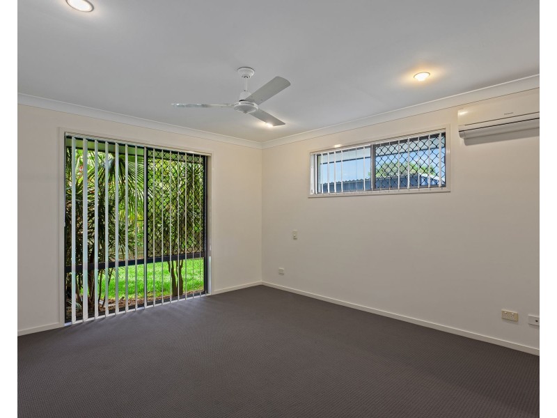 11 Scullin Street, Middle Ridge QLD 4350