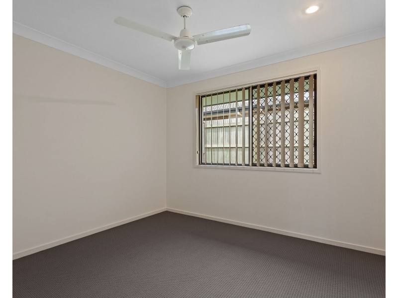 11 Scullin Street, Middle Ridge QLD 4350
