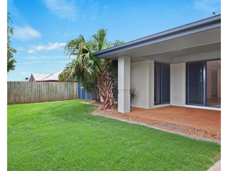 11 Scullin Street, Middle Ridge QLD 4350