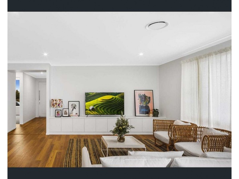 6 Moncrieff Close, Middle Ridge QLD 4350