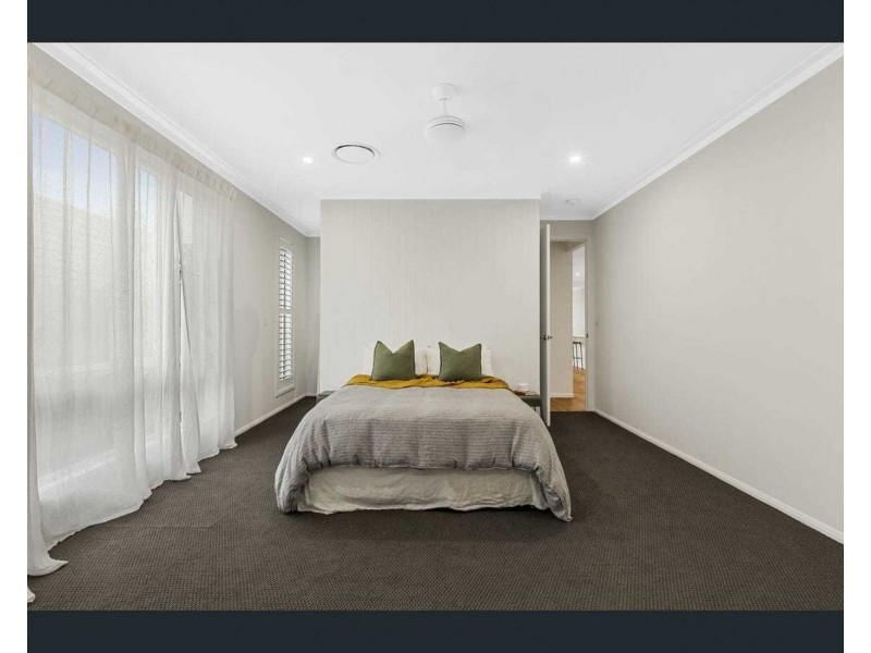 6 Moncrieff Close, Middle Ridge QLD 4350