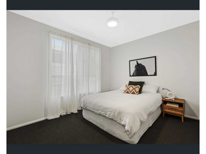6 Moncrieff Close, Middle Ridge QLD 4350