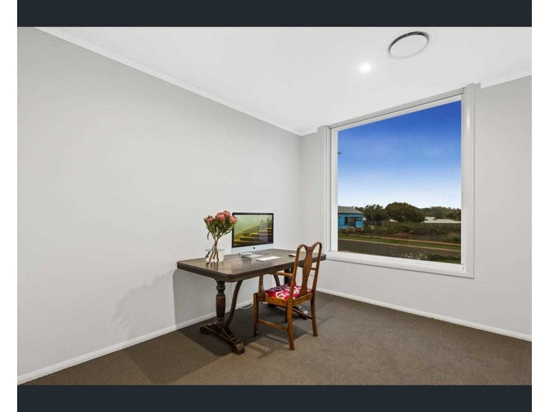 6 Moncrieff Close, Middle Ridge QLD 4350