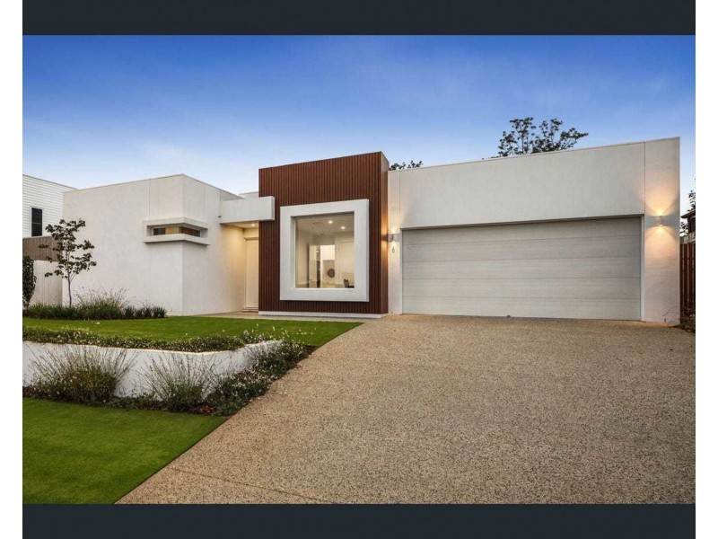 6 Moncrieff Close, Middle Ridge QLD 4350