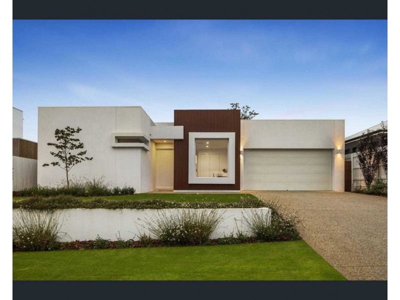 6 Moncrieff Close, Middle Ridge QLD 4350