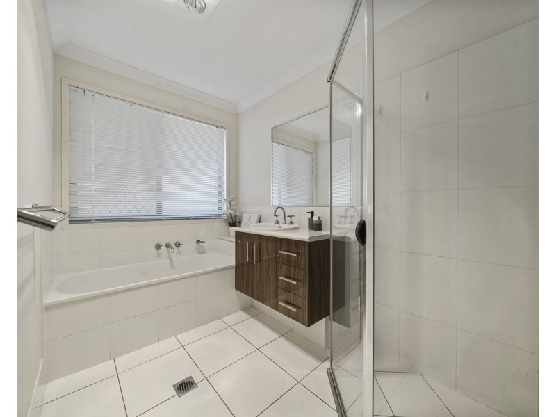 8 O’Grady Street, Kearneys Spring QLD 4350