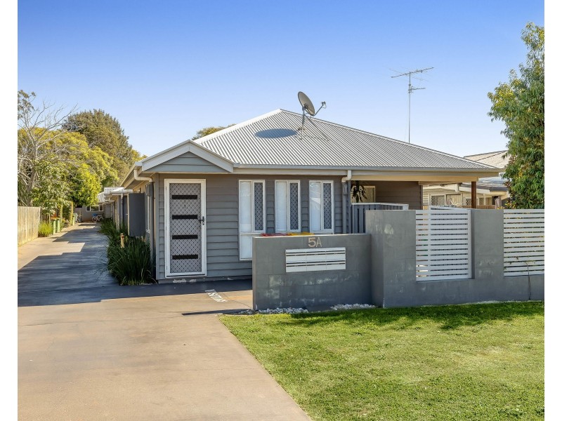 2/5A Berry Street, Wilsonton QLD 4350