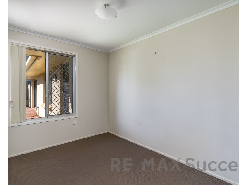 34 Lotus Crescent, Centenary Heights QLD 4350