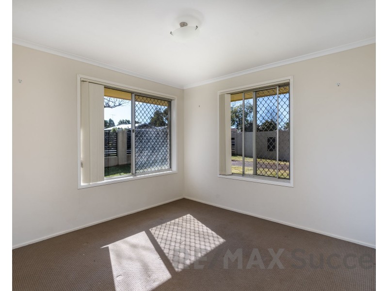34 Lotus Crescent, Centenary Heights QLD 4350
