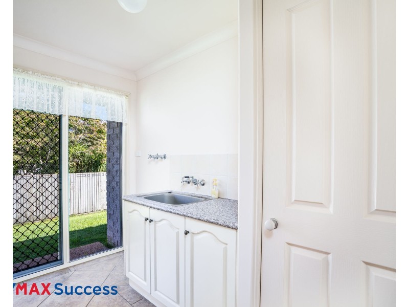 14b Barry Street, Mount Lofty QLD 4350