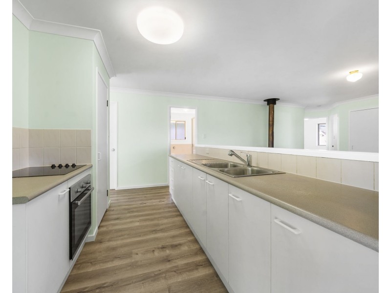 24 Junction Drive, Gowrie Junction QLD 4352