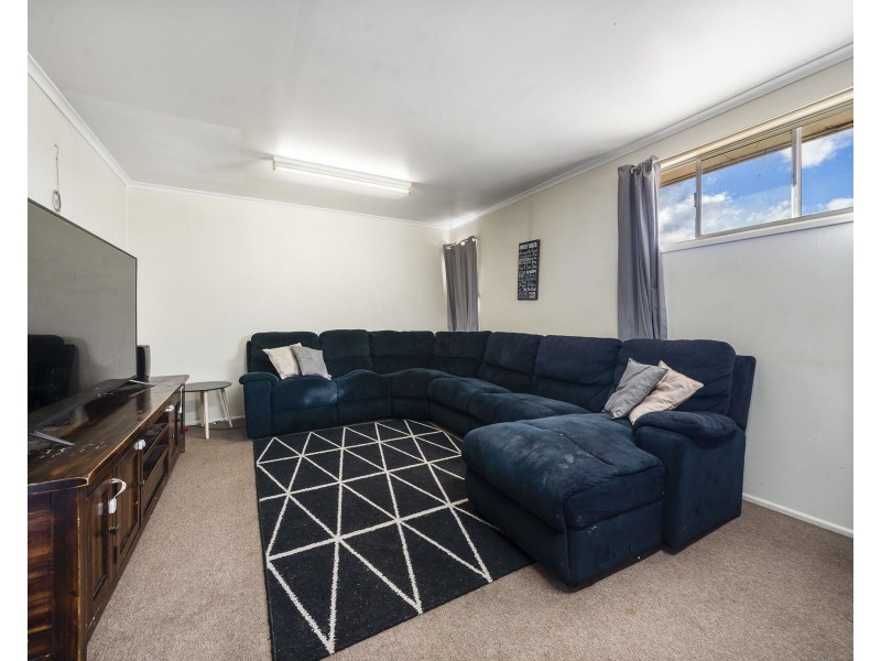 1 Dodd Street, Newtown QLD 4350