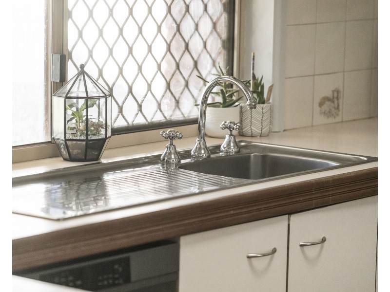 594 Greenwattle Street, Newtown QLD 4350