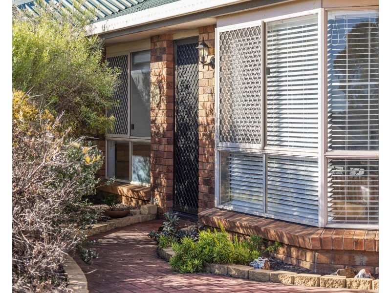 594 Greenwattle Street, Newtown QLD 4350