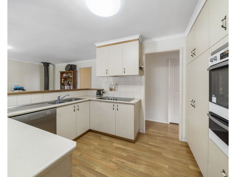 12 Lachlan Court, Westbrook QLD 4350