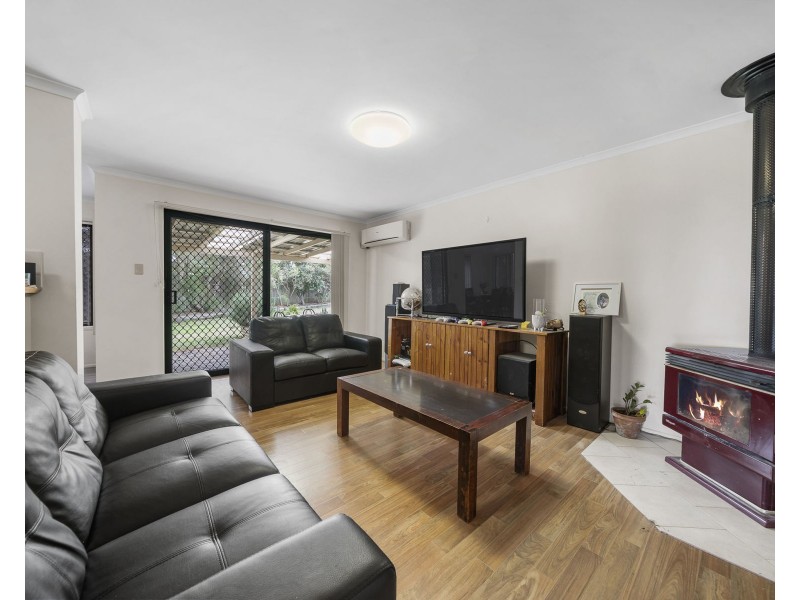 12 Lachlan Court, Westbrook QLD 4350
