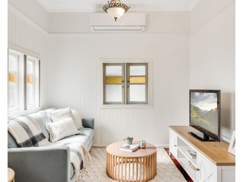 6 Perry Street, Harlaxton QLD 4350