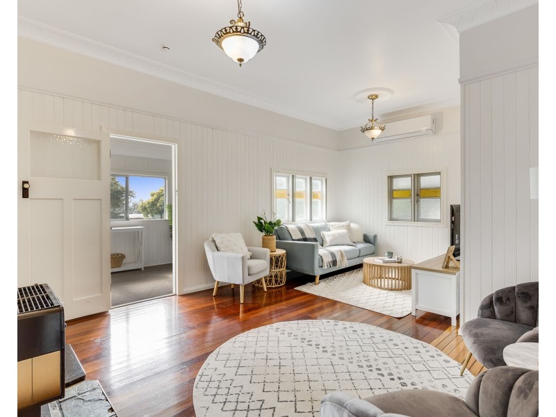 6 Perry Street, Harlaxton QLD 4350