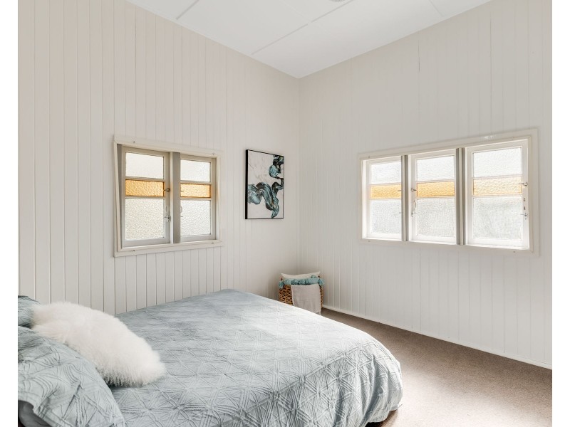 6 Perry Street, Harlaxton QLD 4350