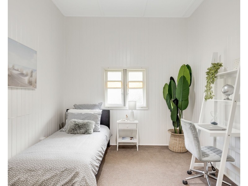 6 Perry Street, Harlaxton QLD 4350