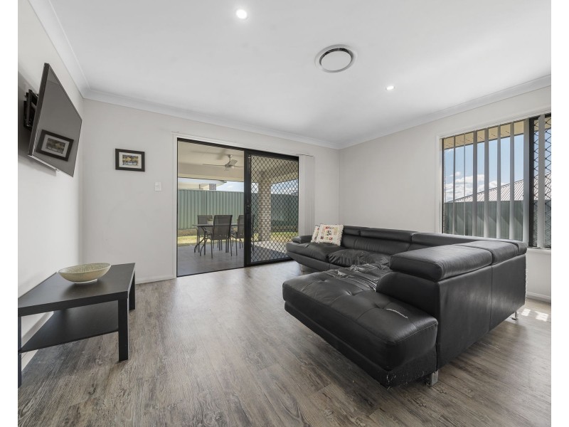 4 Eden Street, Cotswold Hills QLD 4350