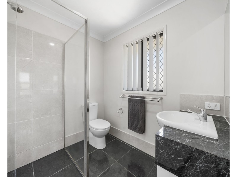 4 Eden Street, Cotswold Hills QLD 4350