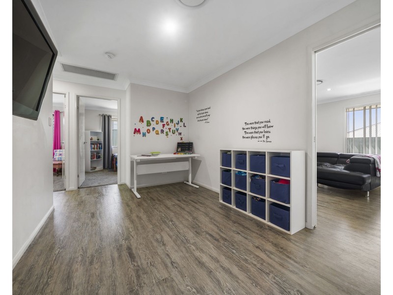 4 Eden Street, Cotswold Hills QLD 4350