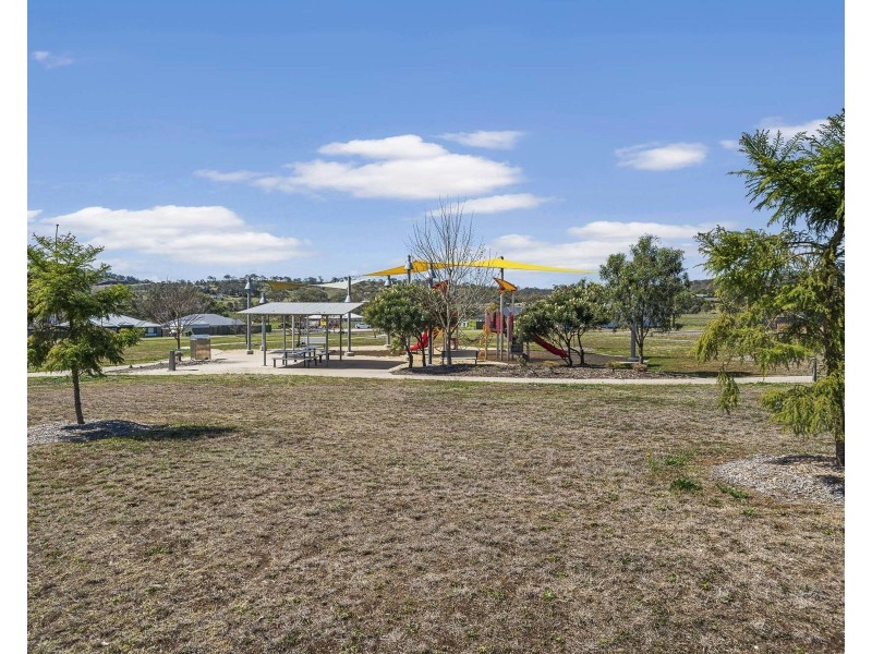 4 Eden Street, Cotswold Hills QLD 4350