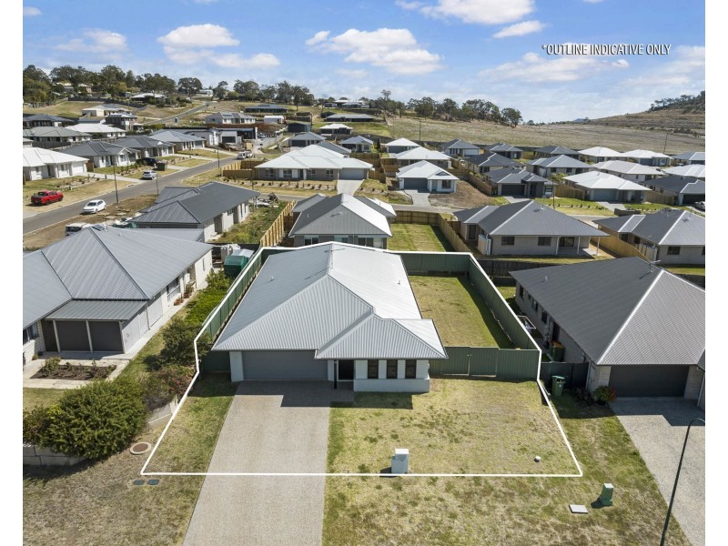 4 Eden Street, Cotswold Hills QLD 4350