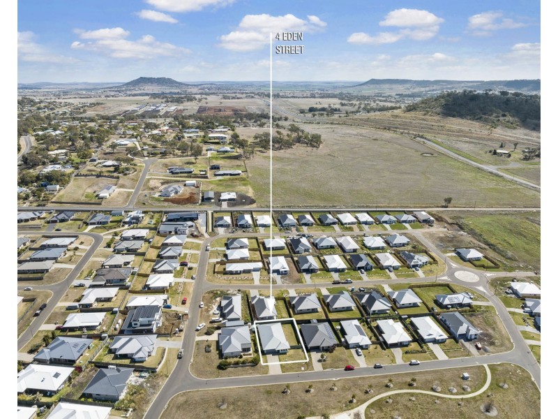 4 Eden Street, Cotswold Hills QLD 4350