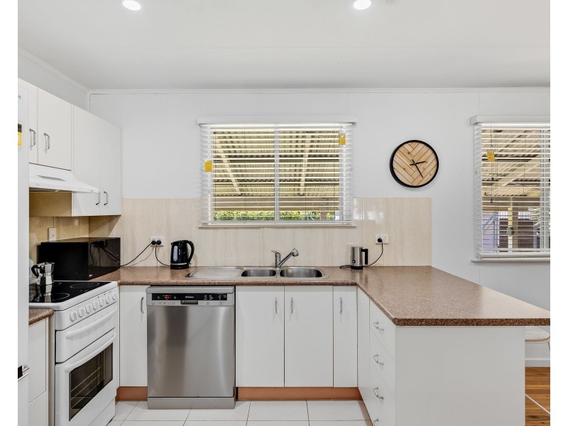 11 Dalgleish Street, South Toowoomba QLD 4350