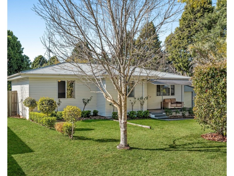 11 Dalgleish Street, South Toowoomba QLD 4350