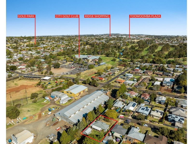 11 Dalgleish Street, South Toowoomba QLD 4350