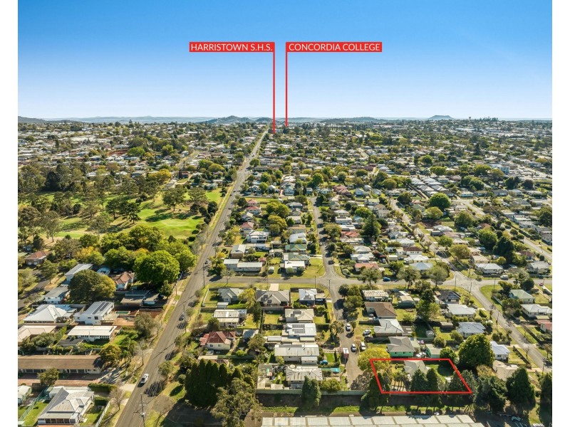 11 Dalgleish Street, South Toowoomba QLD 4350
