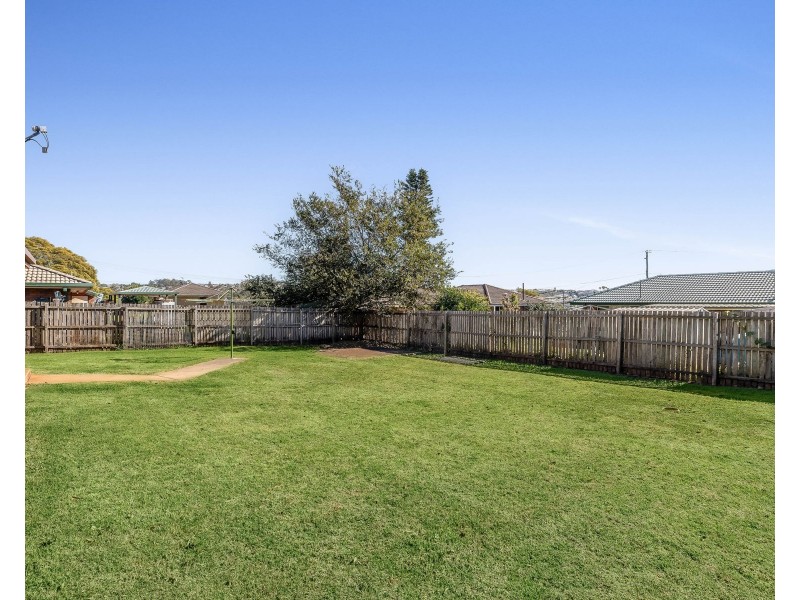 7 Kenora Court, Rockville QLD 4350