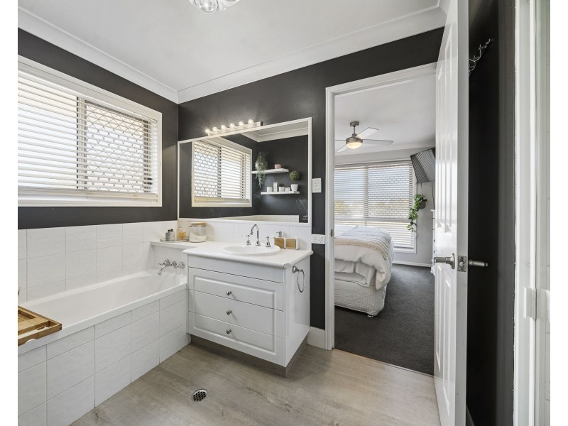 26 Belclaire Drive, Westbrook QLD 4350