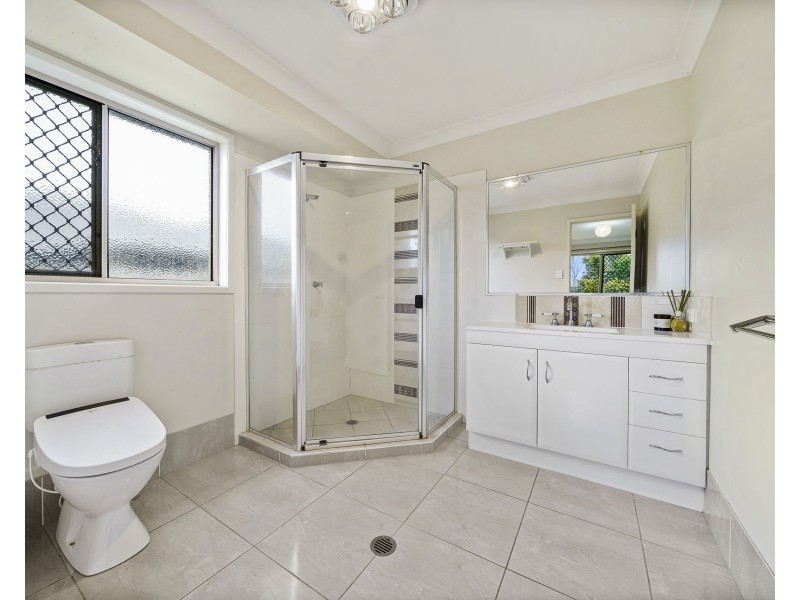 176 Nelson Street, Kearneys Spring QLD 4350