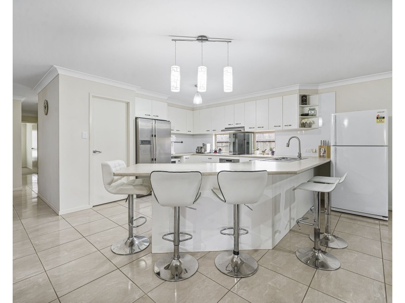 176 Nelson Street, Kearneys Spring QLD 4350