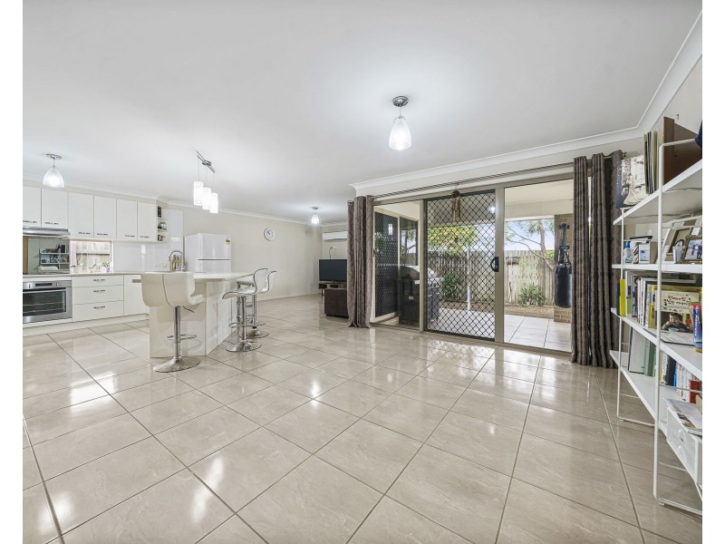 176 Nelson Street, Kearneys Spring QLD 4350