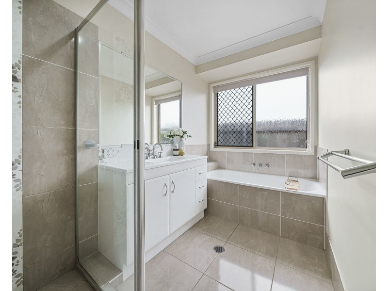 176 Nelson Street, Kearneys Spring QLD 4350