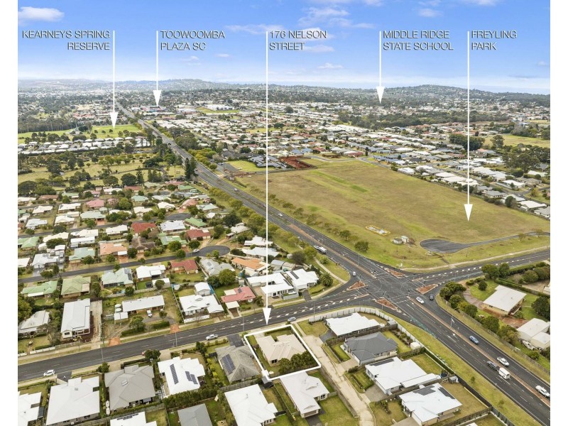 176 Nelson Street, Kearneys Spring QLD 4350