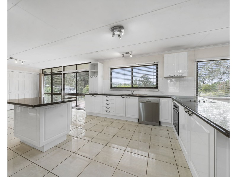 40 Goodsirs Road, Murphys Creek QLD 4352