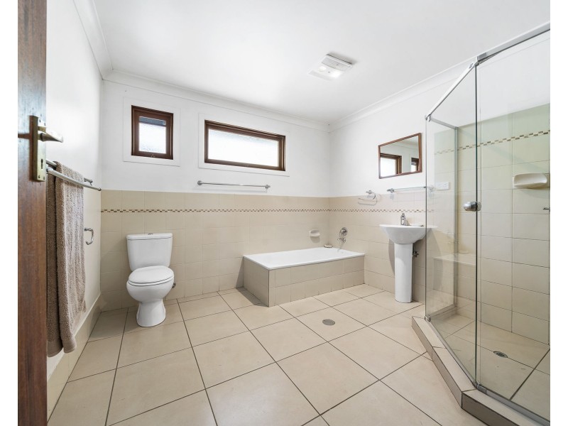 98 Mervyn Road, Geham QLD 4352