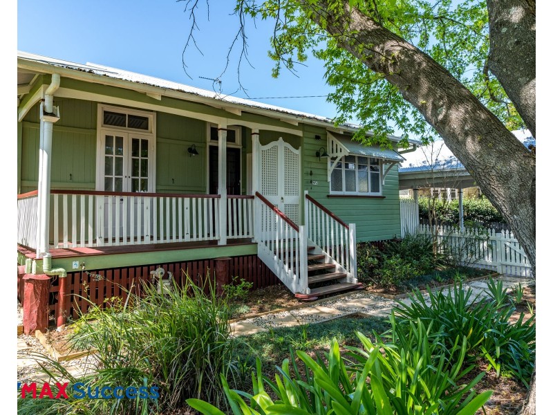 4 Lydwin Crescent, East Toowoomba QLD 4350