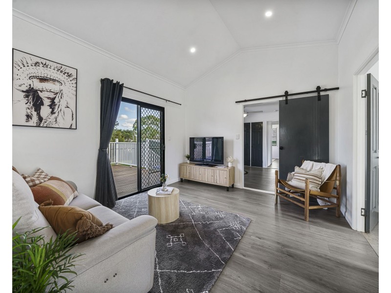 9 Dale Street, Crows Nest QLD 4355